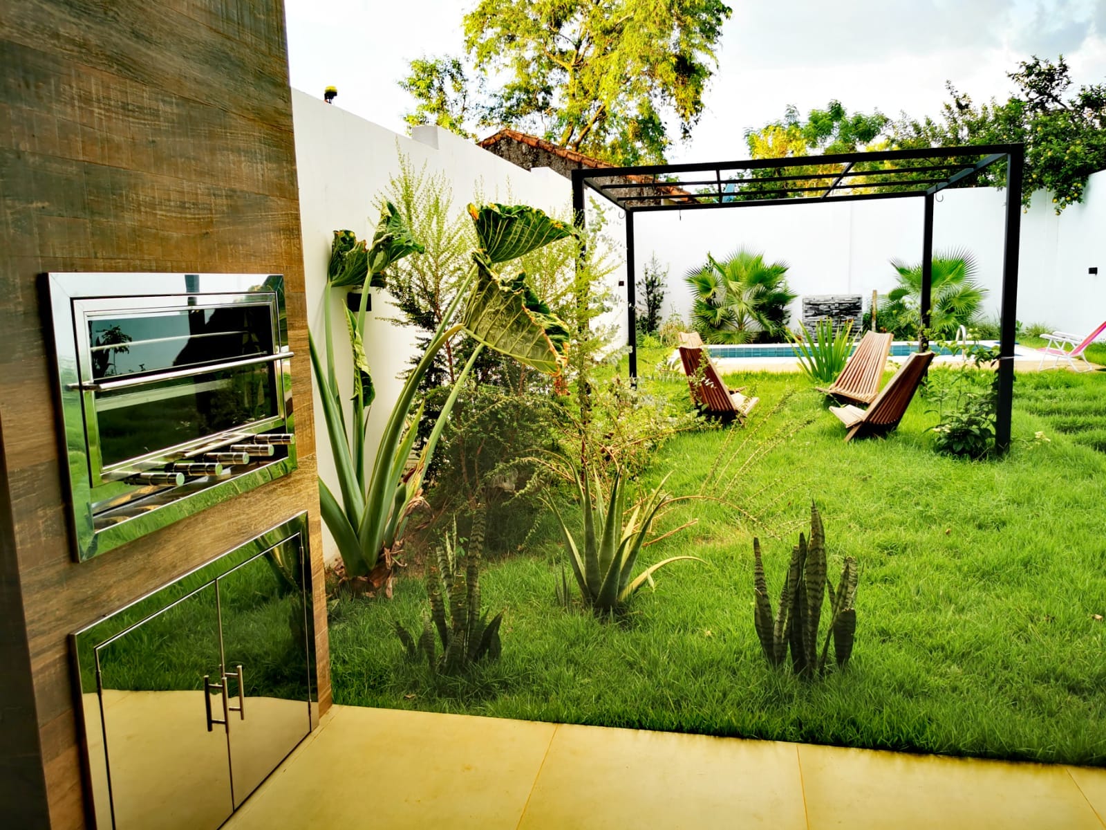 DÚPLEX AMOBLADO CON PISCINA Y JARDÍN - 2 PLANTAS   — Dúplex en Encarnación, Santa Maria