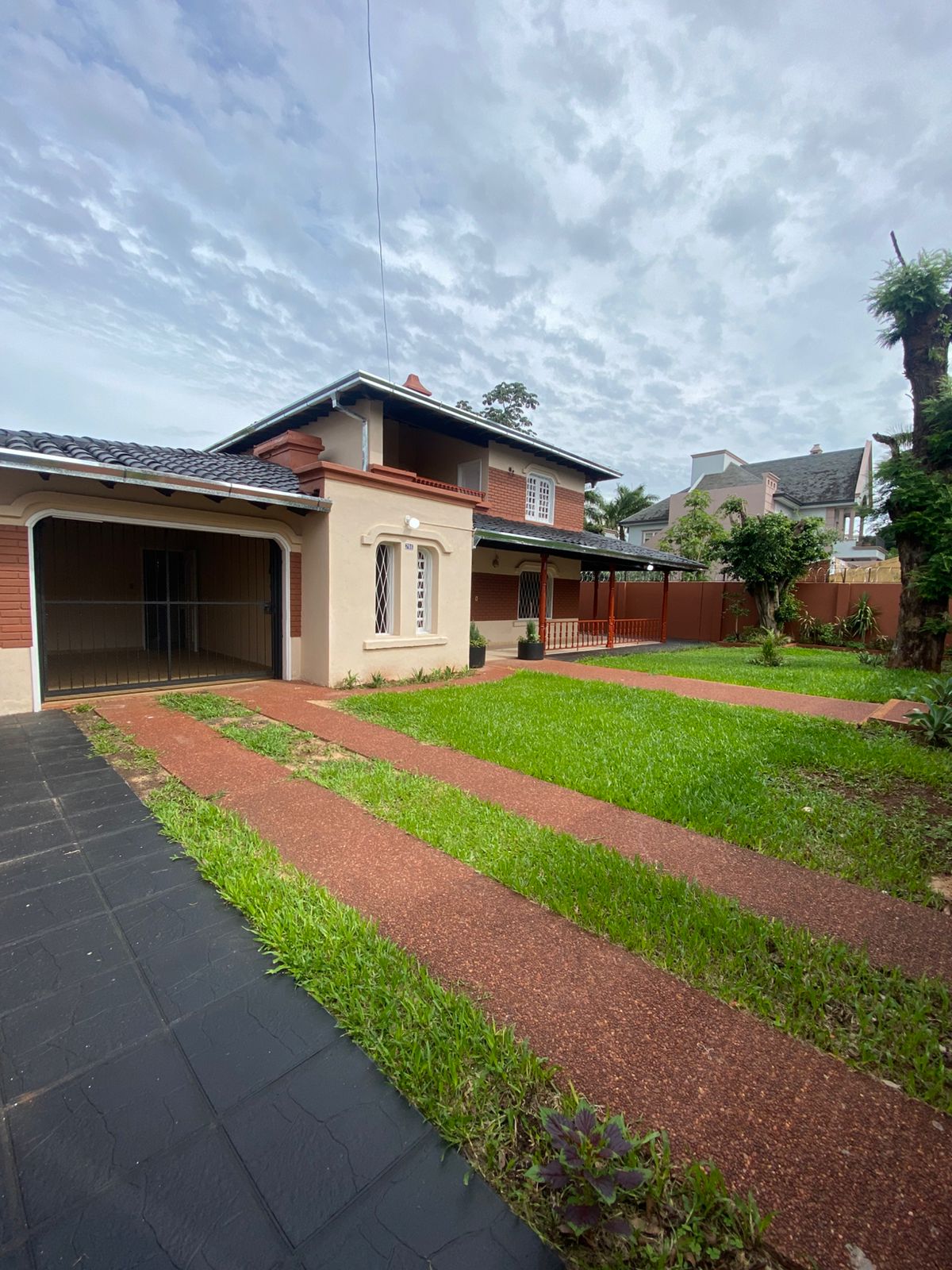 ALQUILO CASA CENTRO ENCARNACIÓN — Casa en Encarnación, Inmaculada