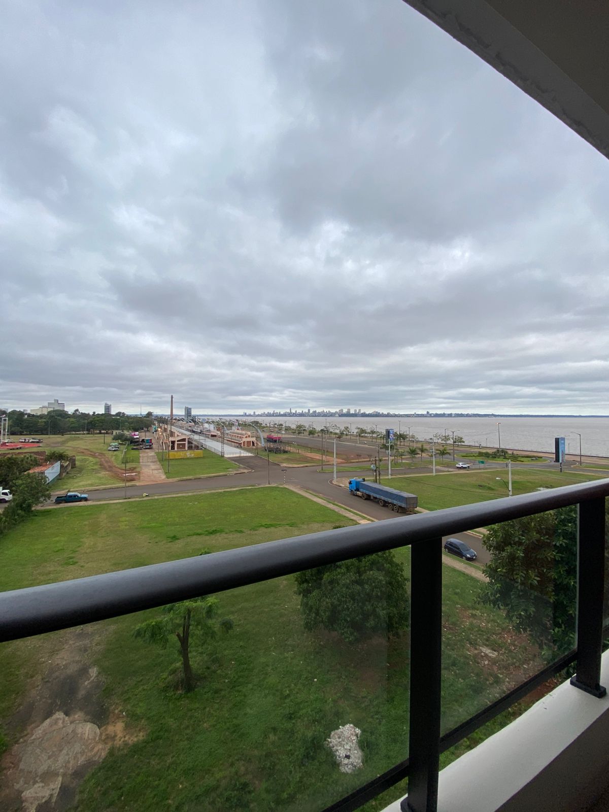 Apartamento de 1 Dormitorio en Alquiler sobre la Costanera de Encarnación — Departamento en Encarnación, Encarnación