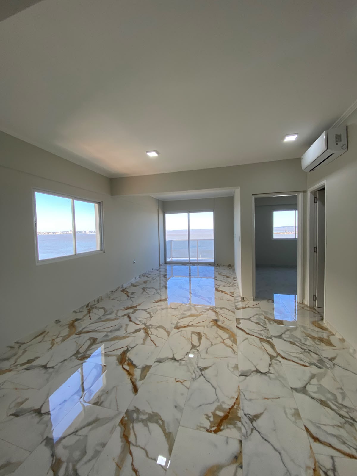 VENDE | Departamento de 1 Habitación en Zona Costanera – Encarnación 2