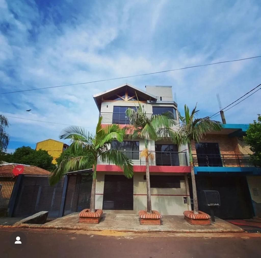 🏡 Exclusiva Residencia en Venta a una Cuadra de la Costanera de Encarnación — Casa en Encarnación, San Roque